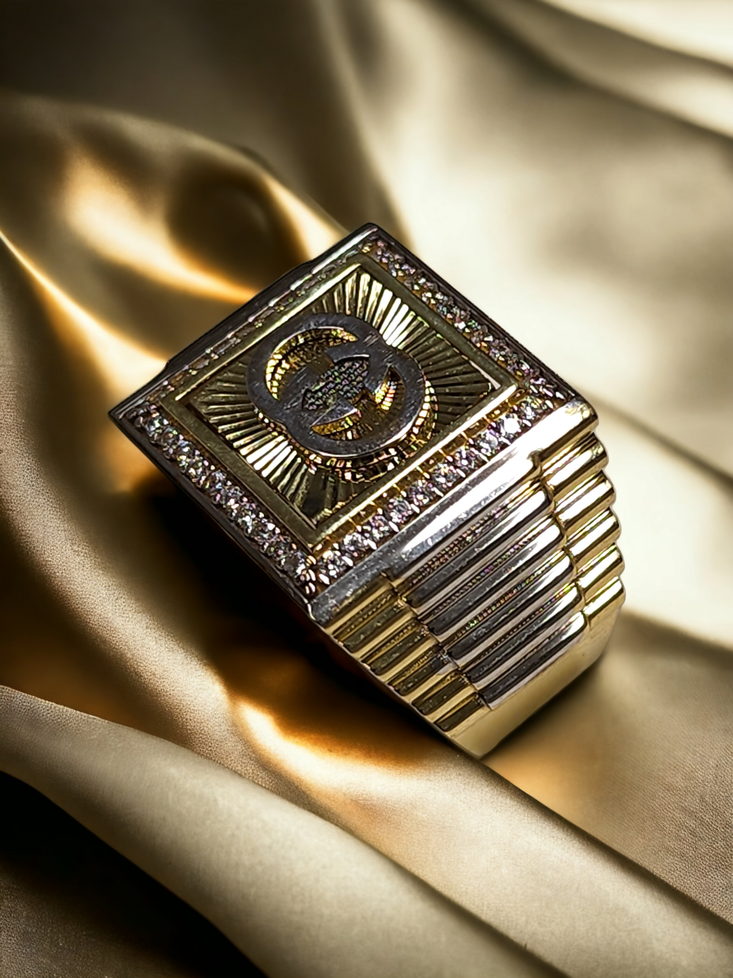 10kt Gold Gucci ring with cubic zirconia