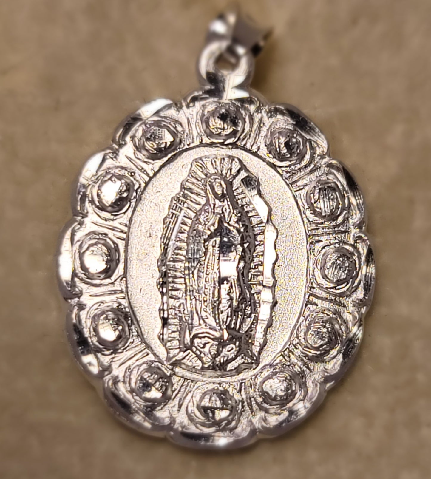 Rose frame Sacred Heart of Jesus Medallion