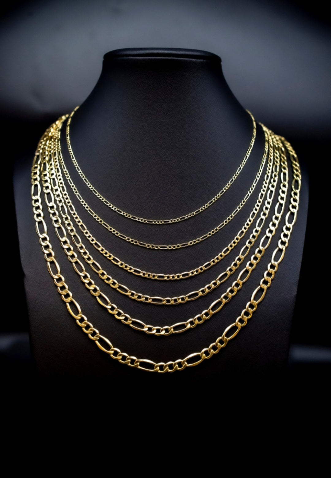 10kt Gold Solid Figaro link necklace