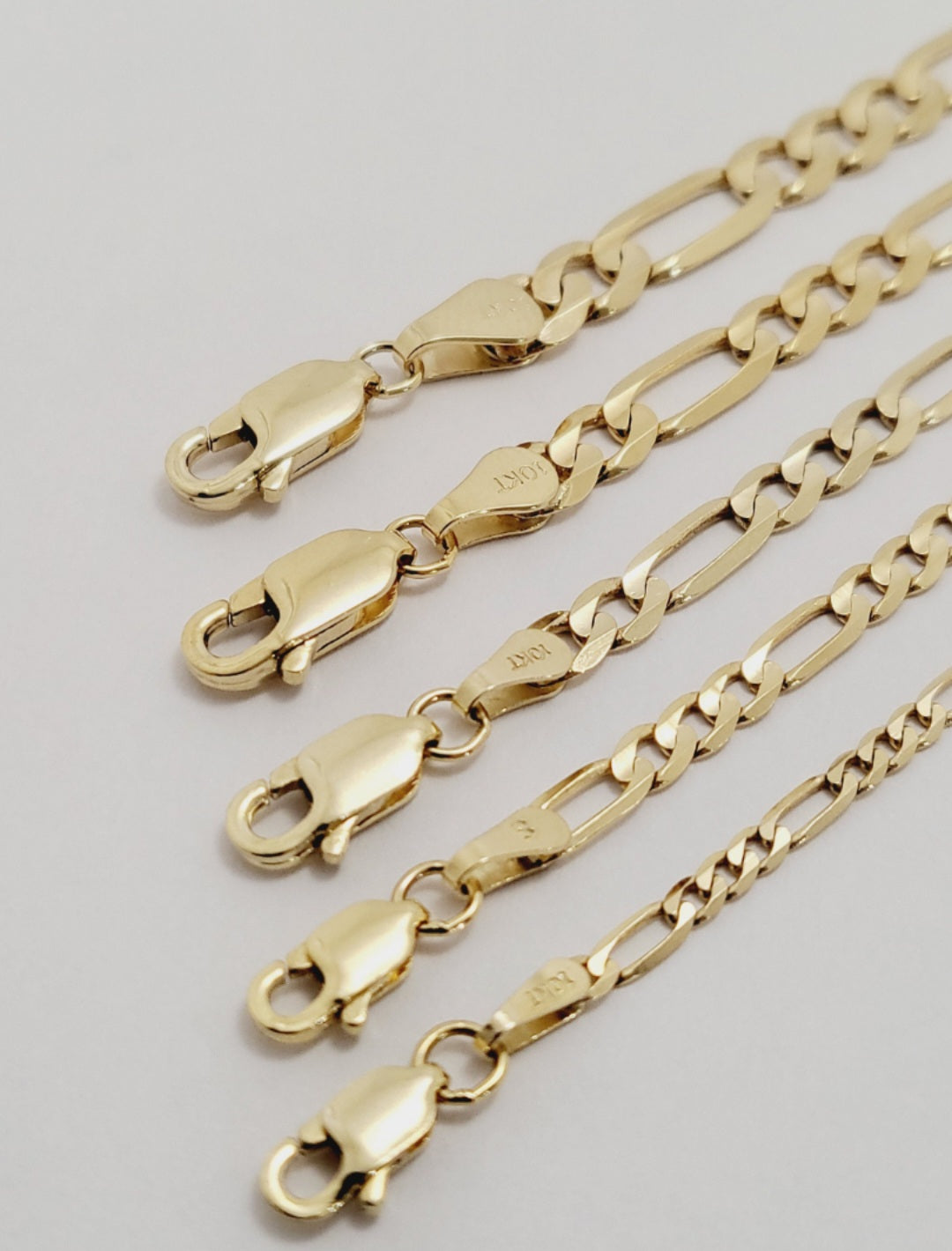 10kt Gold Hollow Figaro link necklace